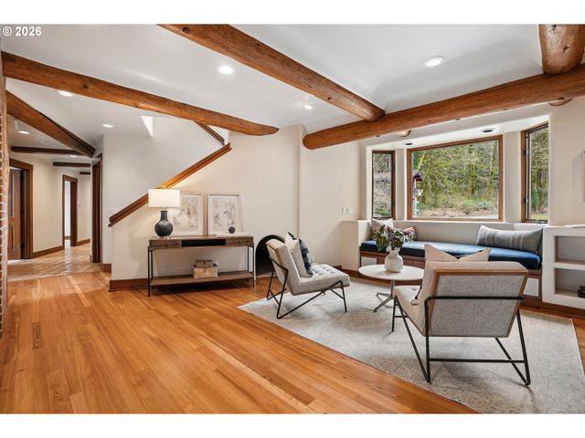 465 Nw ROYAL Blvd, Portland, OR 97210