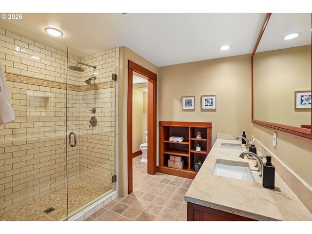 465 Nw ROYAL Blvd, Portland, OR 97210