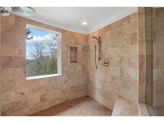 465 Nw ROYAL Blvd, Portland, OR 97210