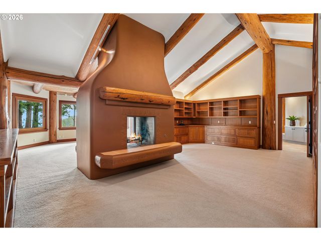 465 Nw ROYAL Blvd, Portland, OR 97210