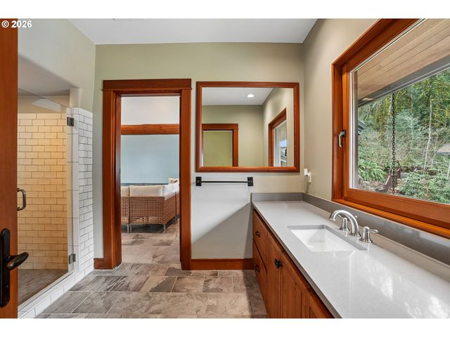 465 Nw ROYAL Blvd, Portland, OR 97210