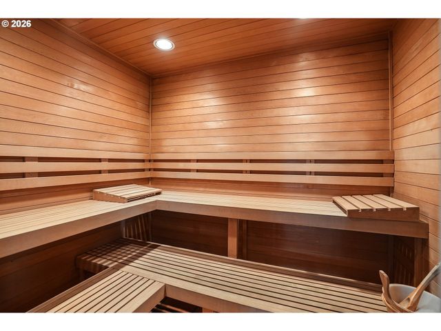 465 Nw ROYAL Blvd, Portland, OR 97210