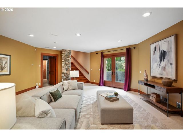 465 Nw ROYAL Blvd, Portland, OR 97210