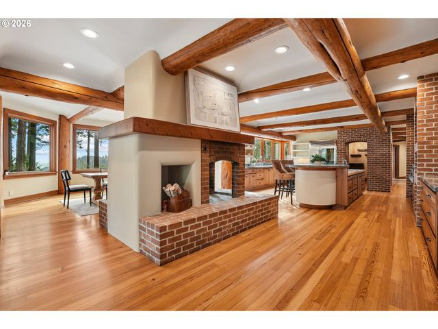 465 Nw ROYAL Blvd, Portland, OR 97210
