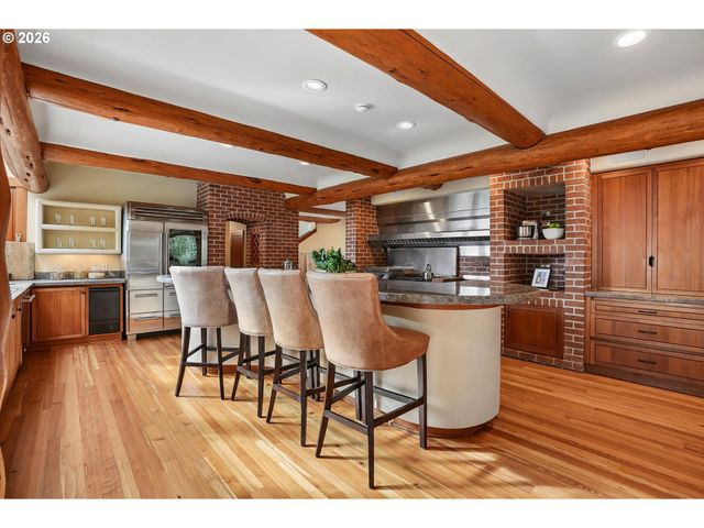 465 Nw ROYAL Blvd, Portland, OR 97210