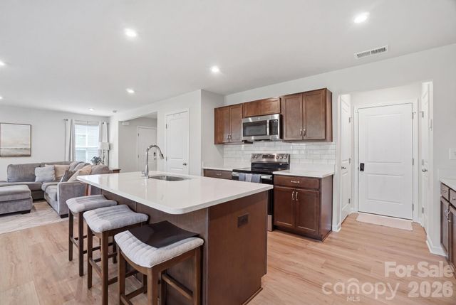 1621 Gutter Branch Drive, Charlotte, NC 28216