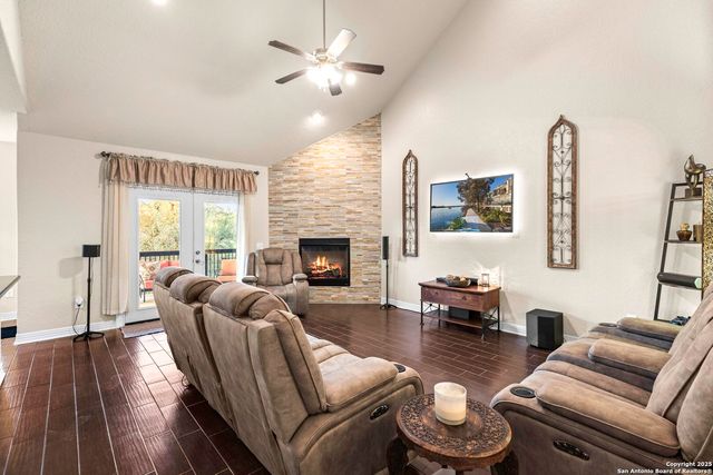 755 Panorama Point, Canyon Lake, TX 78133