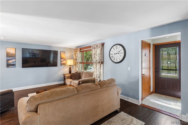 117 Emerald Drive, West Seneca, NY 14224