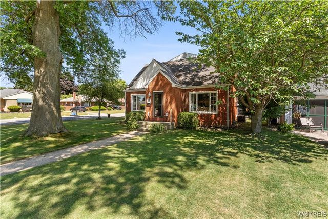 117 Emerald Drive, West Seneca, NY 14224