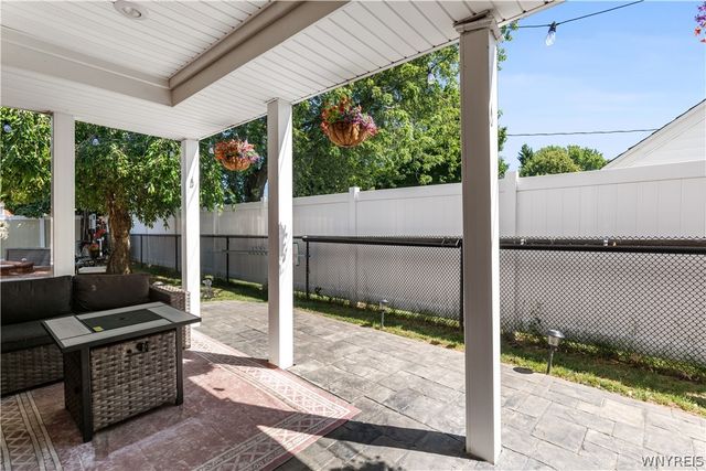 117 Emerald Drive, West Seneca, NY 14224
