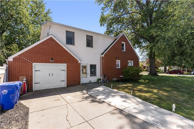 117 Emerald Drive, West Seneca, NY 14224