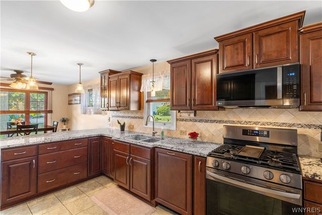 117 Emerald Drive, West Seneca, NY 14224