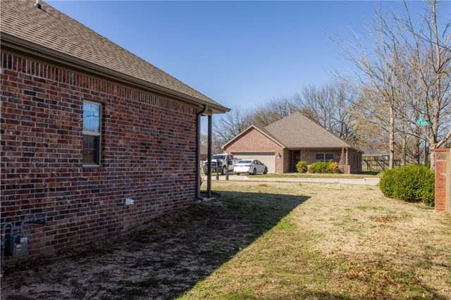 2201 Aspen, Siloam Springs, AR 72761