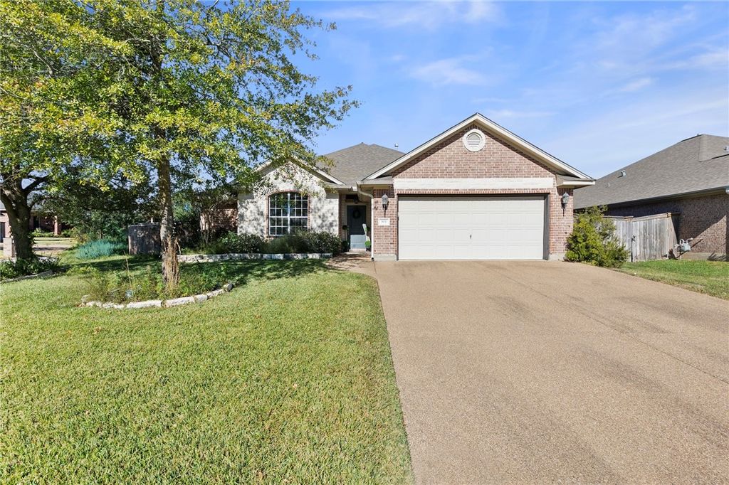 901 Barchetta Drive, College Station, TX 77845
