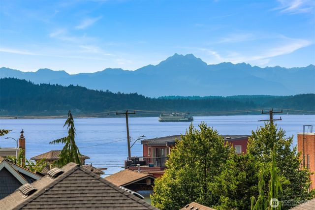 2456 55th Avenue SW, Seattle, WA 98116
