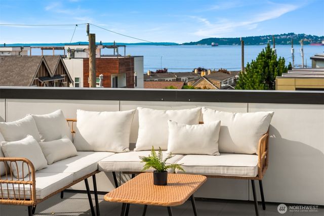 2456 55th Avenue SW, Seattle, WA 98116