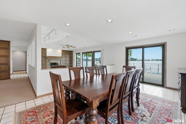 1910 Surfside Drive, Lincoln, NE 68528