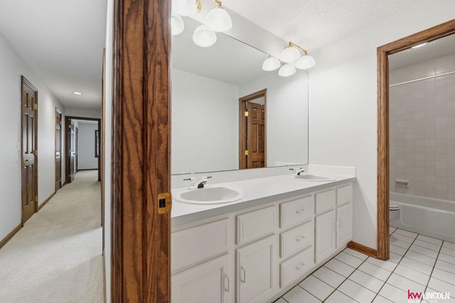 1910 Surfside Drive, Lincoln, NE 68528