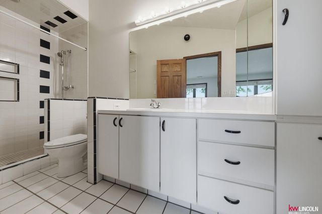 1910 Surfside Drive, Lincoln, NE 68528