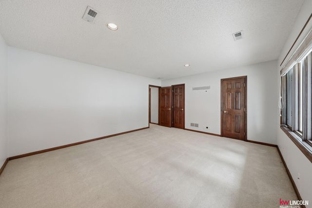 1910 Surfside Drive, Lincoln, NE 68528
