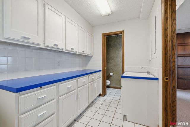 1910 Surfside Drive, Lincoln, NE 68528