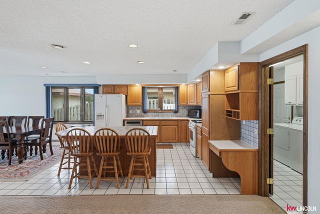 1910 Surfside Drive, Lincoln, NE 68528