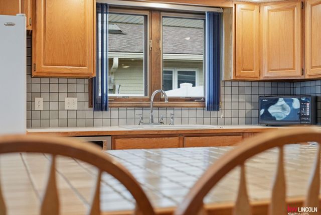 1910 Surfside Drive, Lincoln, NE 68528