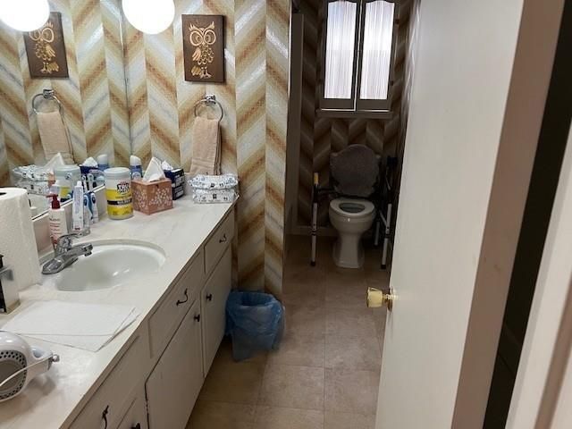 8639 Cedarbrake Drive, Spring Valley Village, TX 77055