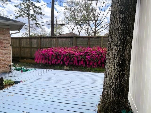 8639 Cedarbrake Drive, Spring Valley Village, TX 77055