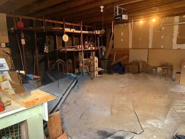 8639 Cedarbrake Drive, Spring Valley Village, TX 77055