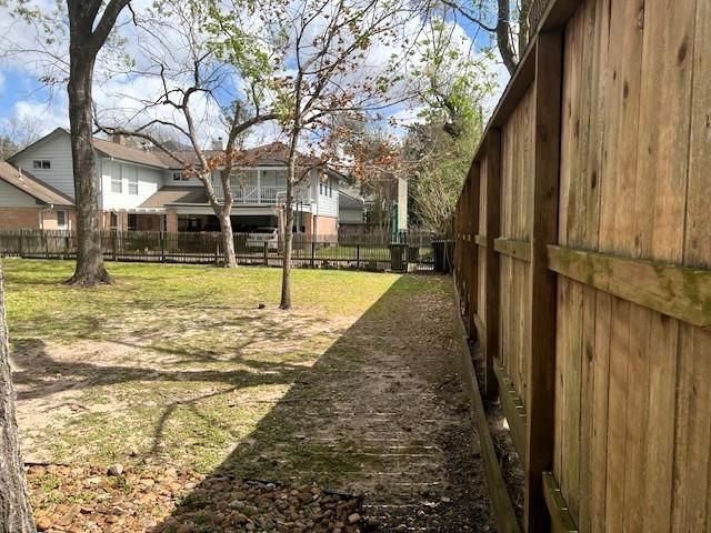 8639 Cedarbrake Drive, Spring Valley Village, TX 77055