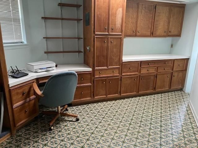 8639 Cedarbrake Drive, Spring Valley Village, TX 77055