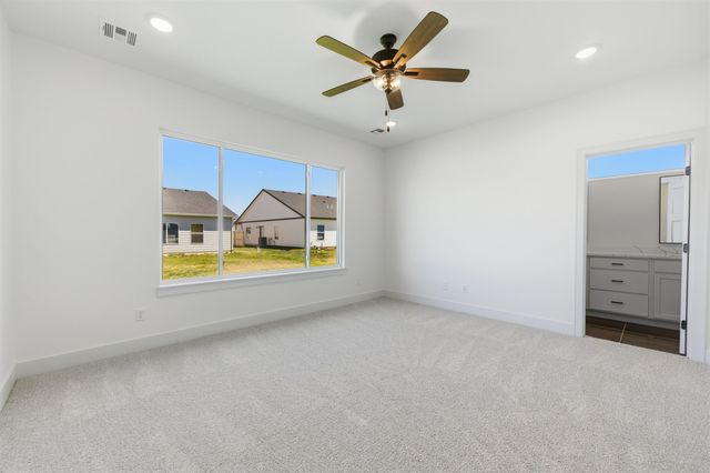 508 E Elmwood St, Park City, KS 67147