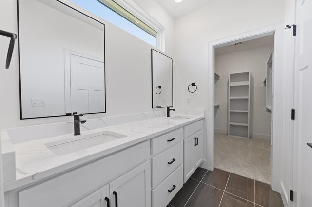 508 E Elmwood St, Park City, KS 67147