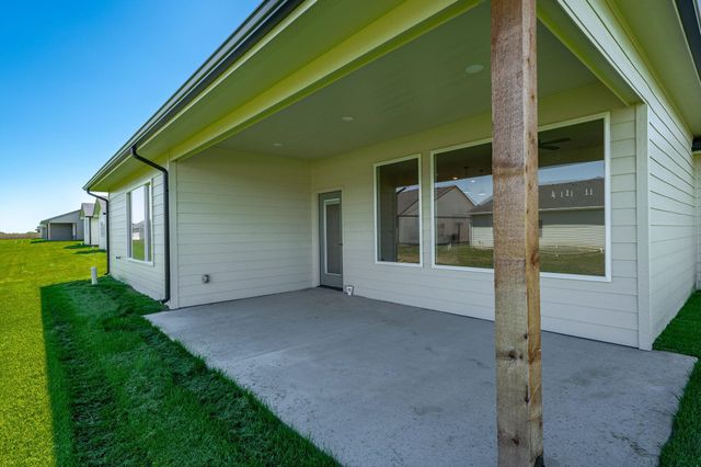 508 E Elmwood St, Park City, KS 67147