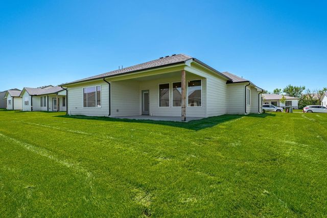 508 E Elmwood St, Park City, KS 67147