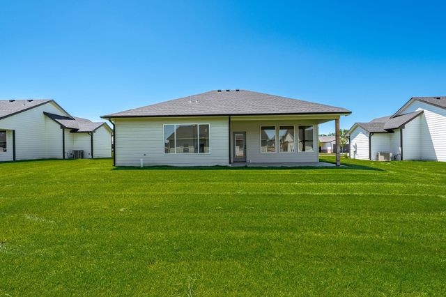 508 E Elmwood St, Park City, KS 67147