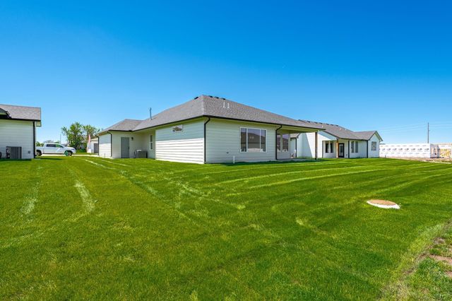 508 E Elmwood St, Park City, KS 67147