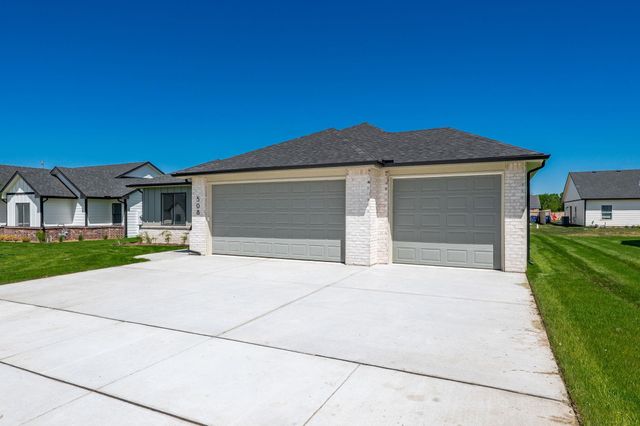 508 E Elmwood St, Park City, KS 67147