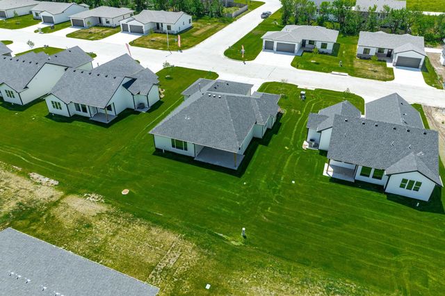 508 E Elmwood St, Park City, KS 67147