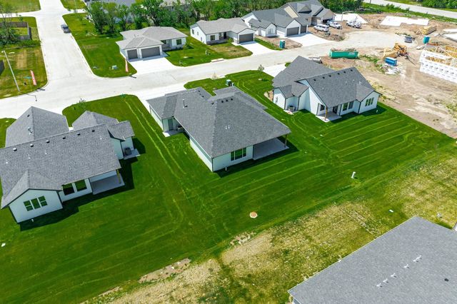 508 E Elmwood St, Park City, KS 67147