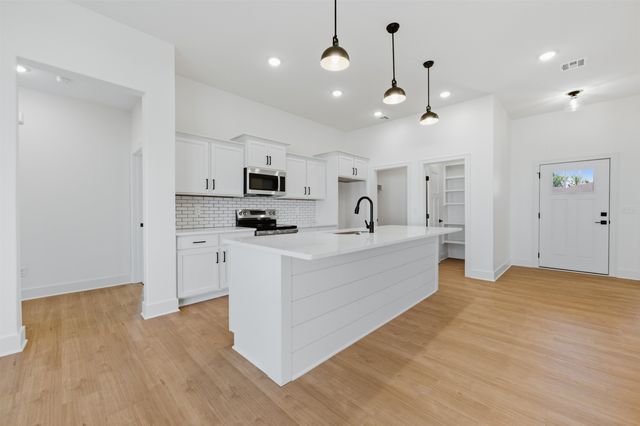 508 E Elmwood St, Park City, KS 67147