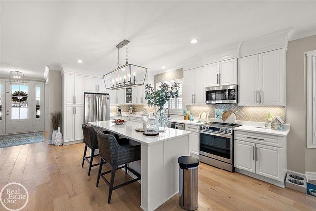 54568 Ann Drive, Macomb Twp, MI 48042