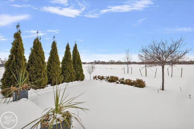 54568 Ann Drive, Macomb Twp, MI 48042