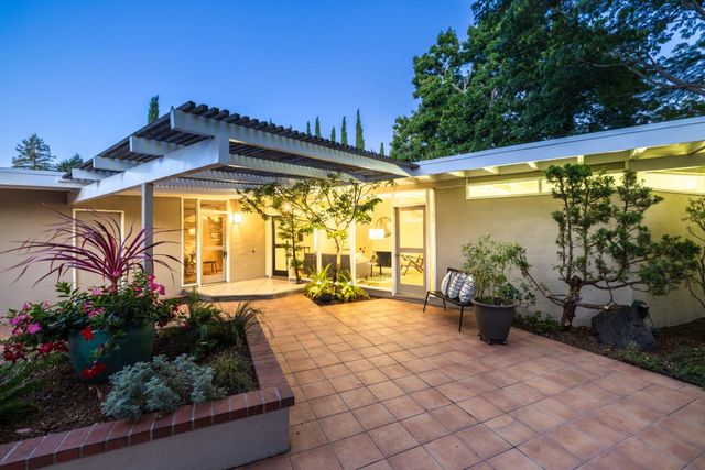 3141 David Court, Palo Alto, CA 94303