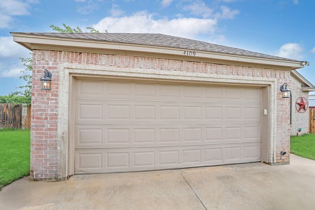 4109 Seminole Trail, Granbury, TX 76048