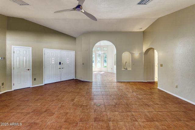 5664 S EQUESTRIAN Place, Hereford, AZ 85615