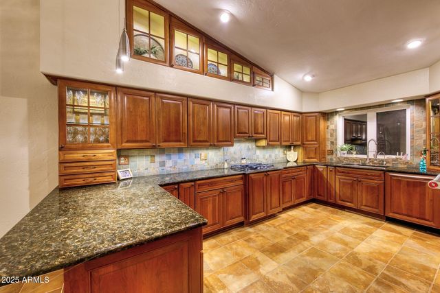 5664 S EQUESTRIAN Place, Hereford, AZ 85615