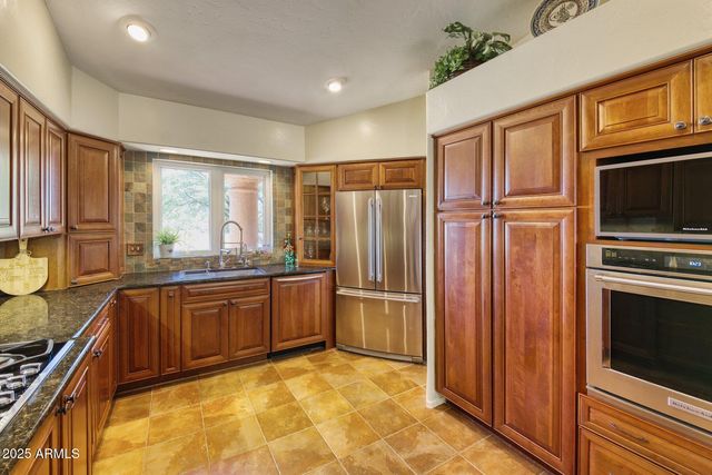 5664 S EQUESTRIAN Place, Hereford, AZ 85615