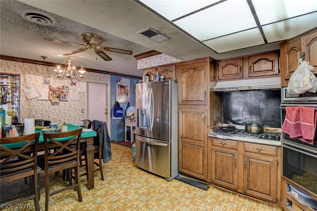 8069 Red Barn Drive, Las Vegas, NV 89123